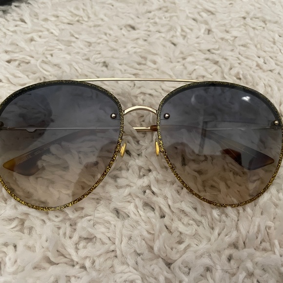 Gucci gold frame sunglasses